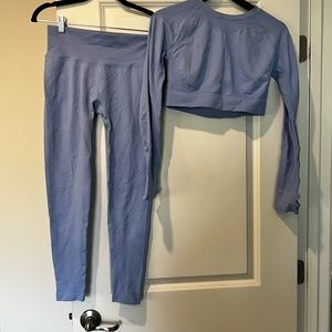 Super cute 2 piece shein active set!! Amazing stretch!